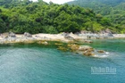 Ghềnh Bàng với vẻ đẹp hoang sơ, đầy cuốn hút.