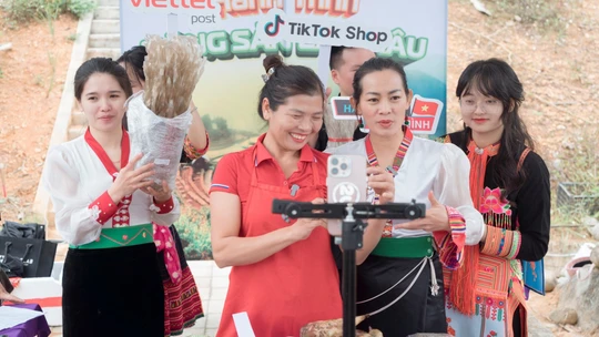 Phiên livestream “Hành trình nông sản Lai Châu” do Tiktok Shop, Viettel Post, UBND tỉnh Lai Châu và chương trình “Hàng Việt vươn mình” phối hợp thực hiện.