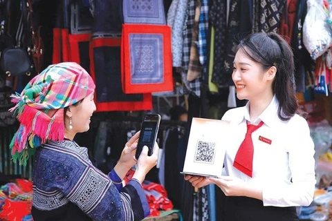 Qua Chương trình "Bình dân học vụ số", Agribank phủ sóng tài chính số khắp làng quê