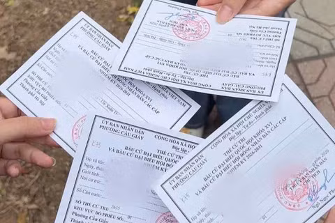 Thẻ cử tri chứa nhiều thông tin cá nhân quan trọng. Nếu hình ảnh thẻ được đăng tải công khai trên mạng, các dữ liệu này có nguy cơ bị lộ lọt, trở thành nguồn thông tin để các đối tượng xấu thu thập và lợi dụng cho các hành vi vi phạm pháp luật.