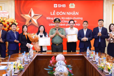 SHB vinh dự nhận Bằng khen của Bộ Công an vì những thành tích xuất sắc trong phong trào Toàn dân bảo vệ an ninh Tổ quốc.