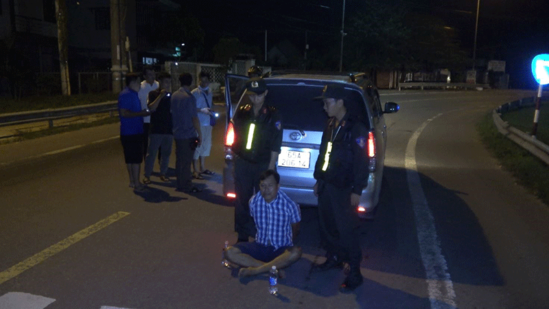 Phối hợp bắt giữ đối tượng Nguyễn Nhựt Phụng vận chuyển hàng cấm.