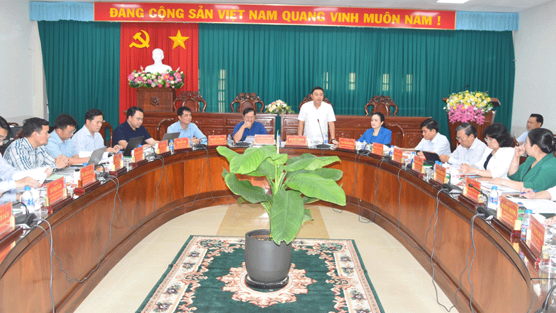 Đoàn kiểm tra phát biểu làm rõ hơn một số nội dung trong báo cáo của địa phương.