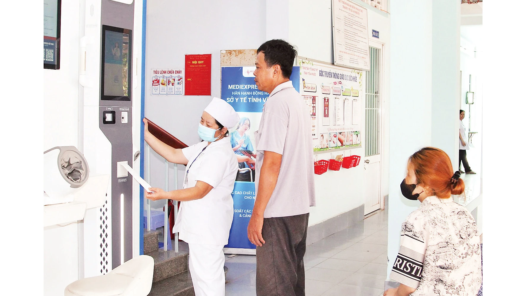 Mô hình Ki-ốt sức khỏe thông minh được người dân tin tưởng tại Trạm Y tế xã An Phước.