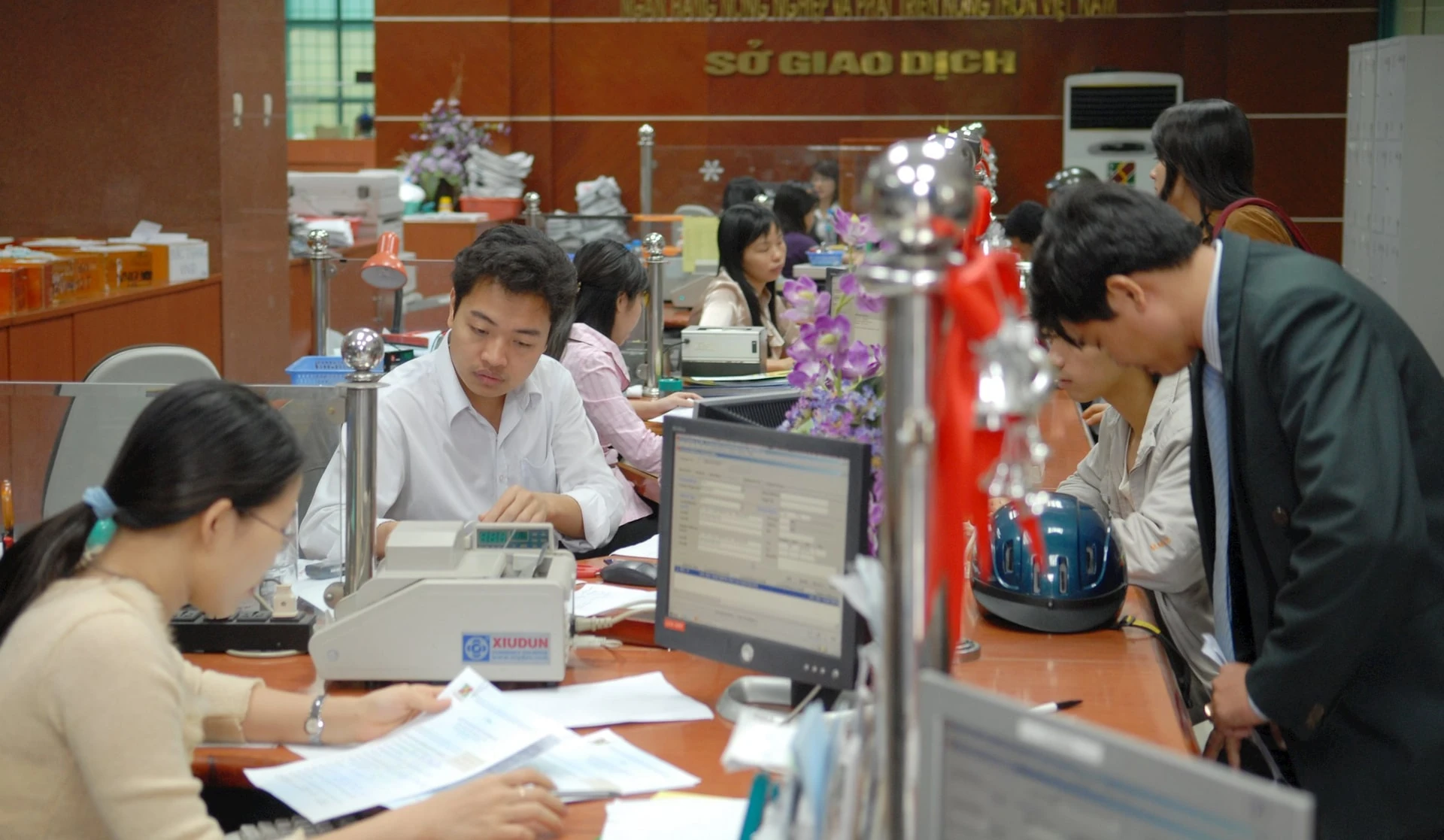 Ngay từ quý đầu năm 2025, Agribank đã triển khai 9 chương trình tín dụng quy mô hơn 350.000 tỷ đồng với lãi suất cho vay thấp vào các lĩnh vực sản xuất-kinh doanh, lĩnh vực ưu tiên. Ảnh: HẢI NAM 