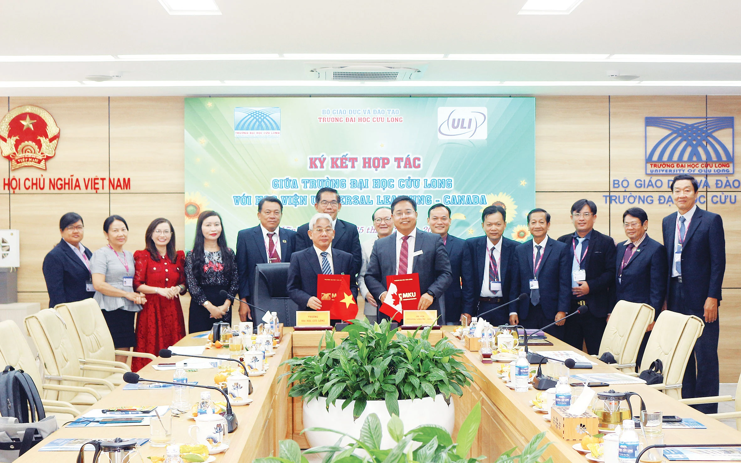 Trường ĐH Cửu Long ký kết hợp tác với Universal Learning Institute Canada.