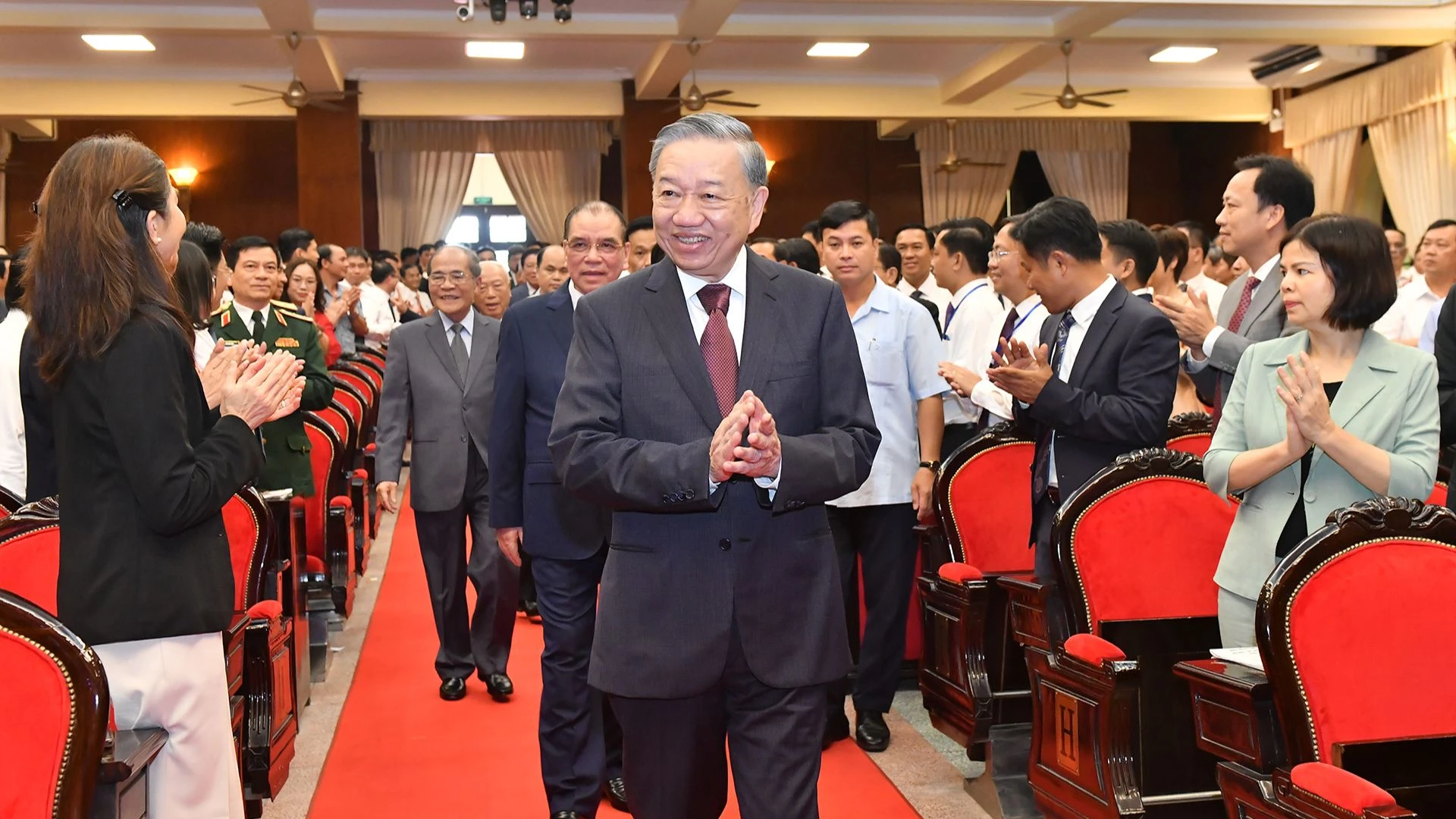 Tổng Bí thư, Chủ tịch nước Tô Lâm cùng các đồng chí lãnh đạo, nguyên lãnh đạo Đảng, Nhà nước đến dự Lễ kỷ niệm.
