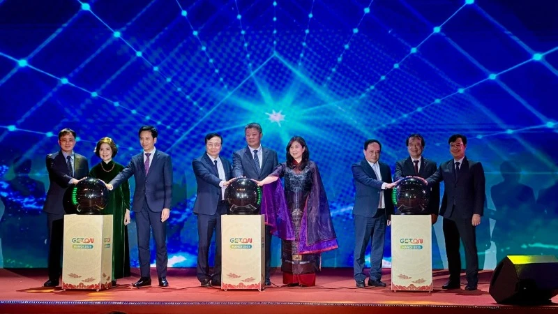 Các đại biểu khai mạc sự kiện Geton Hanoi 2025.