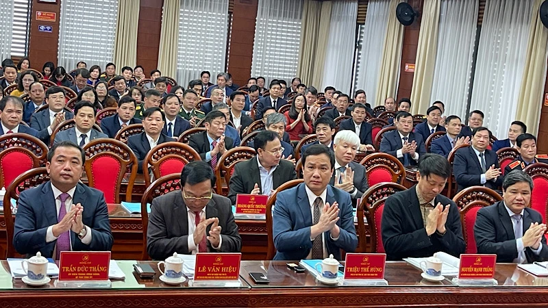 Các đại biểu dự Hội nghị triển khai phong trào thi đua xây dựng tổ chức cơ sở đảng trong sạch, vững mạnh.
