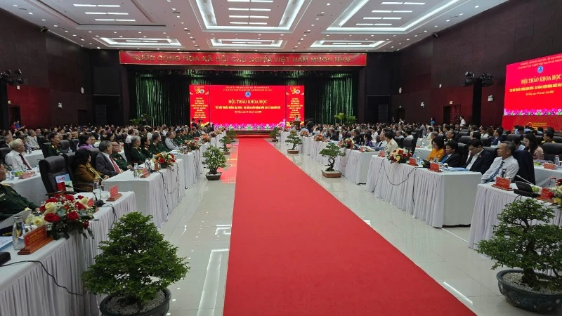 Quang cảnh hội thảo khoa học: Tiếp nối truyền thống hào hùng-Đà Nẵng vươn mình bước vào kỷ nguyên mới