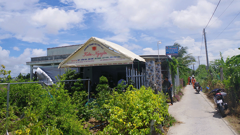 Sau sự cố xảy ra, ngành điện đã tích cực hỗ trợ cho gia đình ông Nguyễn Văn Hoàng. Sau sự cố xảy ra, ngành điện đã tích cực hỗ trợ cho gia đình ông Nguyễn Văn Hoàng.