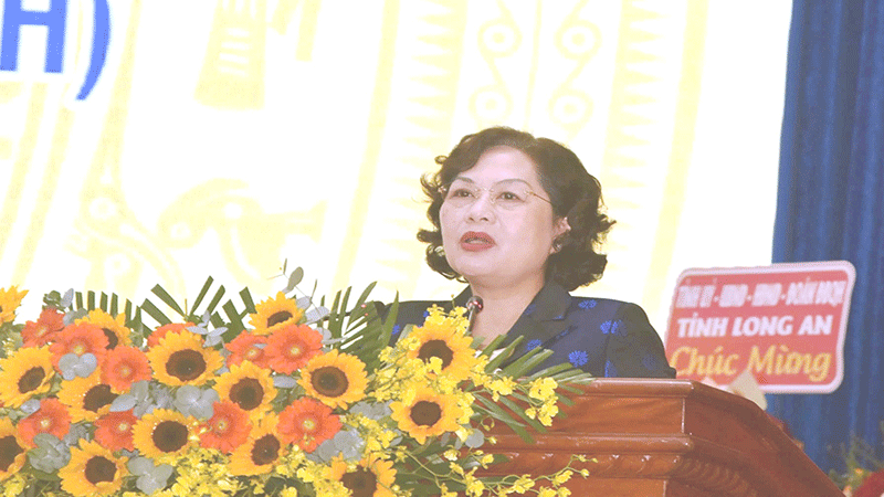 Thống đốc Ngân hàng Nhà nước Việt Nam Nguyễn Thị Hồng phát biểu tại hội nghị.