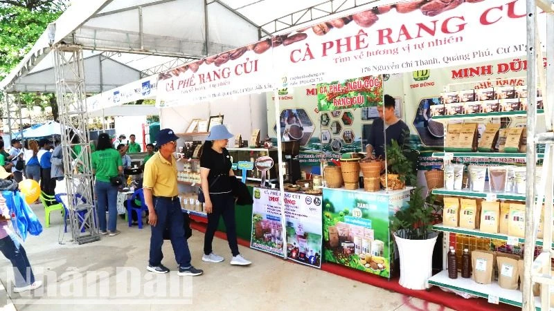 Hội chợ triển lãm chuyên ngành cà-phê và sản phẩm OCOP là cơ hội tốt để các doanh nghiệp giới thiệu các sản phẩm cà-phê của mình với du khách trong nước và quốc tế.