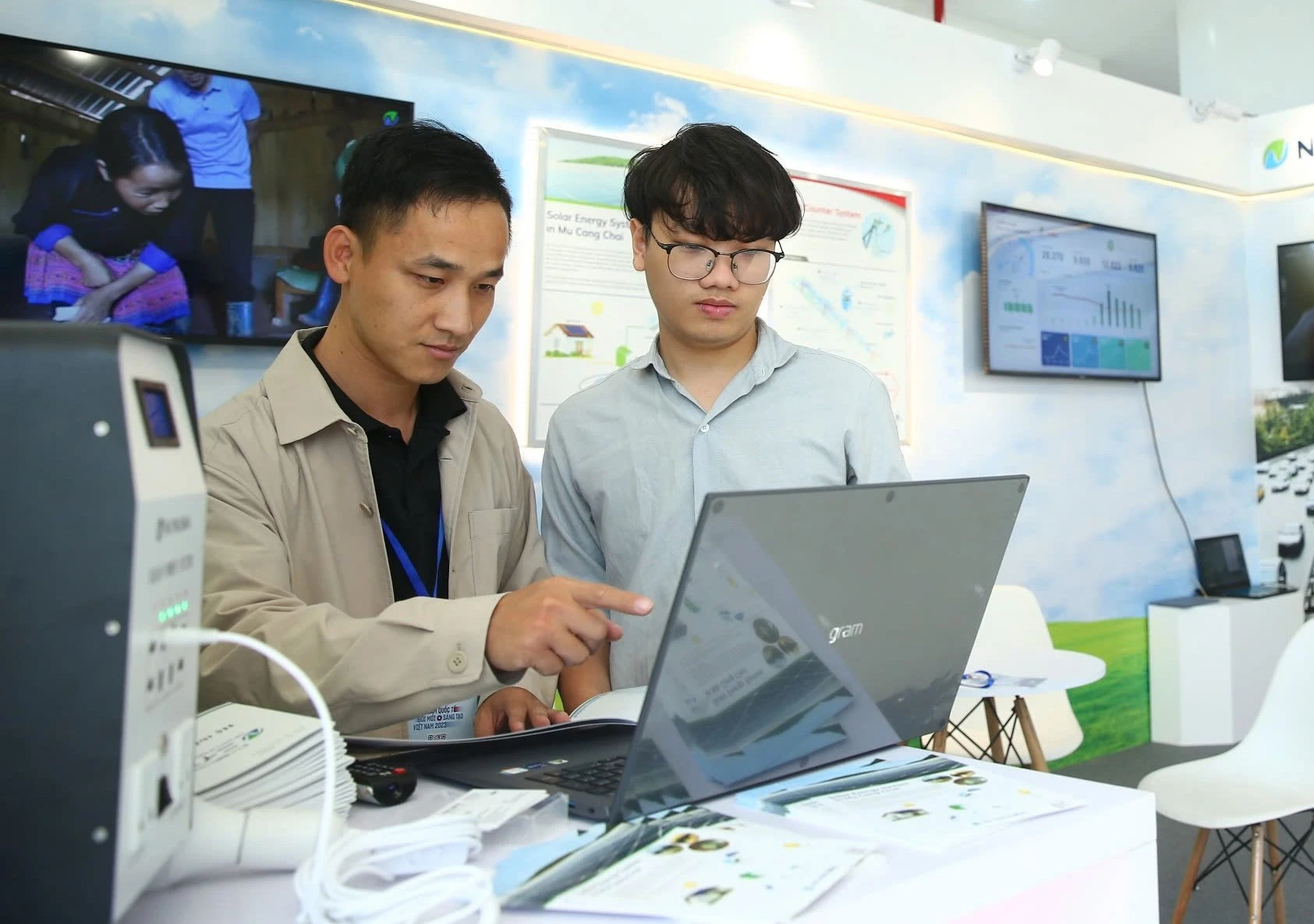 Một trong những vướng mắc lớn nhất đối với các doanh nghiệp star-up công nghệ Việt Nam đó chính là khả năng tiếp cận vốn ban đầu. Ảnh: Tất Tiên.