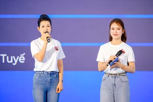 Các nghệ sĩ, người có ảnh hưởng trong giới trẻ giao lưu, tuyên truyền về tác hại của thuốc lá tại buổi lễ.