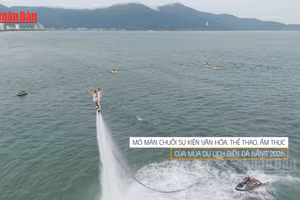 [Video] Nhà vô địch Flyboard thế giới "say đắm" không khí và người dân Đà Nẵng
