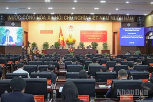 Toàn cảnh Kỳ họp thứ 6 Hội đồng nhân dân thành phố Đà Nẵng khóa X.