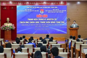 Đông đảo đoàn viên thanh niên tham gia diễn đàn.