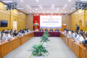Toàn cảnh buổi họp báo.