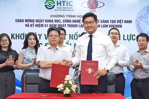 Đại diện HTIC và các bên ký kết hợp tác tại chương trình.