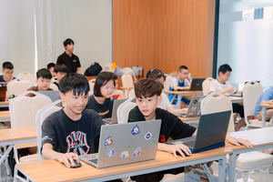 Học viên của Code Adventure 2026 trong ngày khai giảng.