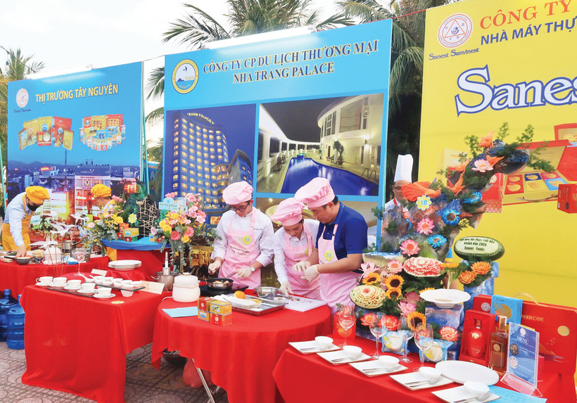 Một góc Lễ hội ẩm thực Yến sào Khánh Hòa.