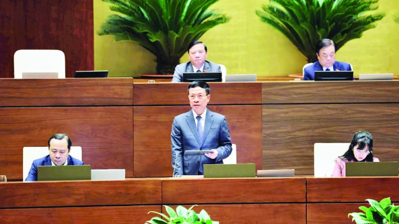 Bộ trưởng Khoa học và Công nghệ Nguyễn Mạnh Hùng phát biểu giải trình, làm rõ một số vấn đề đại biểu Quốc hội nêu. (Ảnh: ĐĂNG ANH)