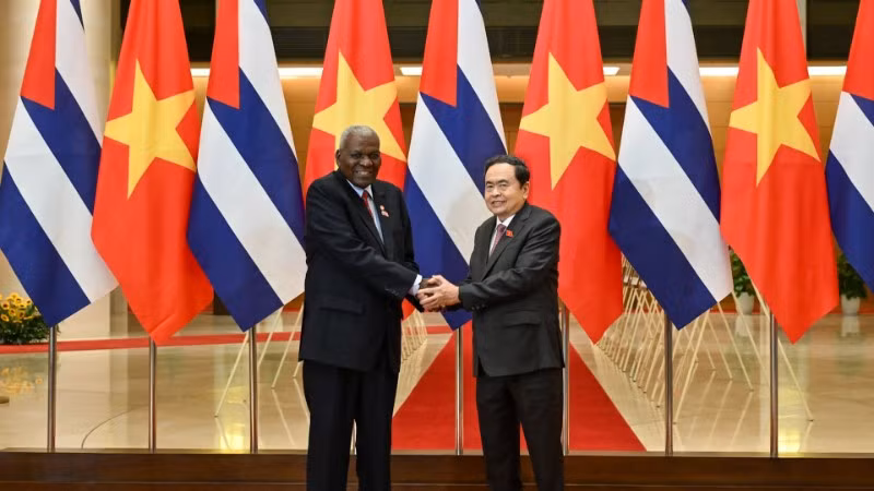 Chủ tịch Quốc hội Trần Thanh Mẫn và Chủ tịch Quốc hội Cuba Esteban Lazo Hernandez. (Ảnh: DUY LINH)