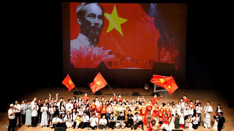 Chương trình nghệ thuật đặc biệt “Tự hào một dải non sông” được tổ chức tại thành phố Higashi Osaka (Nhật Bản).