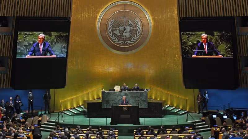 Tổng Thư ký Liên hợp quốc Antonio Guterres phát biểu trong một phiên họp của Đại hội đồng Liên hợp quốc tại trụ sở ở New York. (Ảnh: XINHUA)