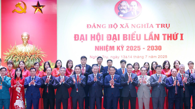 Tổng Bí thư Tô Lâm dự Đại hội đại biểu Đảng bộ xã Nghĩa Trụ lần thứ nhất, nhiệm kỳ 2025-2030. 