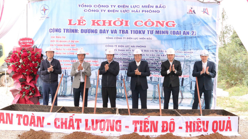 Khởi công công trình chào mừng thành công Đại hội Đảng toàn quốc lần XlV.