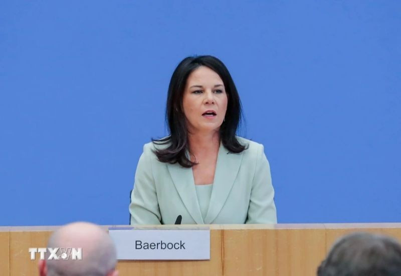 Bà Annalena Baerbock phát biểu tại một cuộc họp báo ở Berlin, Đức. (Ảnh: THX/TTXVN)