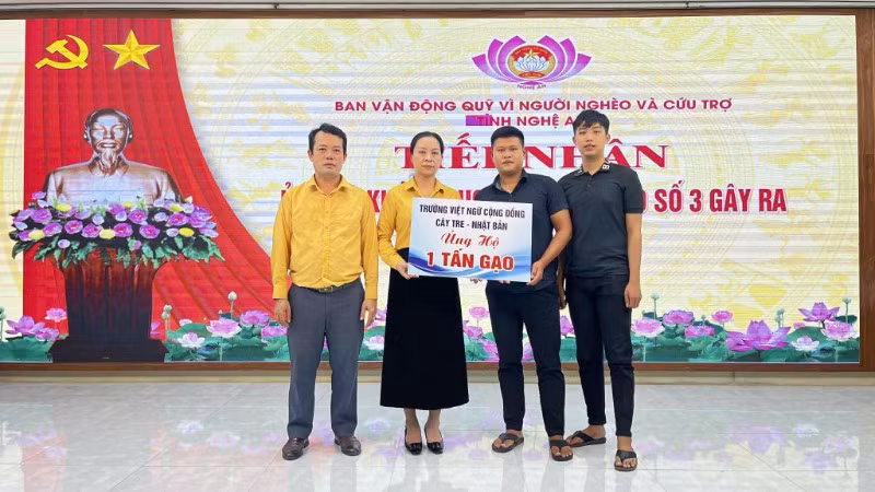 Trường Việt ngữ Cây Tre đã gửi 1 tấn gạo đến Ủy ban Mặt trận Tổ quốc Việt Nam tỉnh Nghệ An để kịp thời hỗ trợ các hộ dân chịu ảnh hưởng nặng nề sau bão.