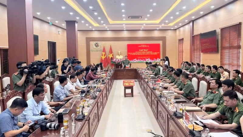 Thiếu tướng Nguyễn Minh Tuấn, Giám đốc Công an tỉnh Phú Thọ chủ trì thông tin một số vụ án trọng điểm mà Công an Phú Thọ triệt phá trong thời gian qua.