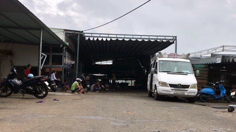 Hiện trường nơi xảy ra vụ nổ bình khí nén làm một người tử vong ở xã Long Hải, Thành phố Hồ Chí Minh.