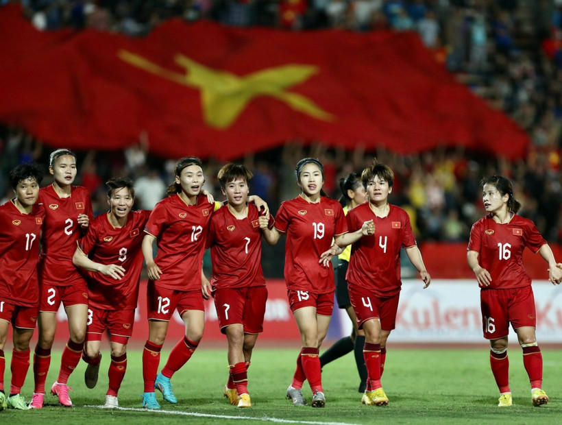 Đội tuyển bóng đá nữ Việt Nam trong niềm vui vô địch SEA Games 32. (Ảnh: TL)