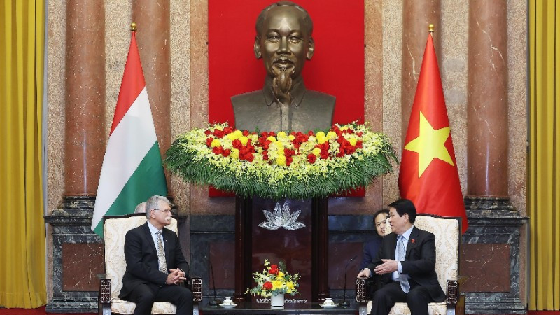 Chủ tịch nước Lương Cường tiếp Chủ tịch Quốc hội Hungary Kover Laszlo, chiều 20/10. (Ảnh: Lâm Khánh/TTXVN)