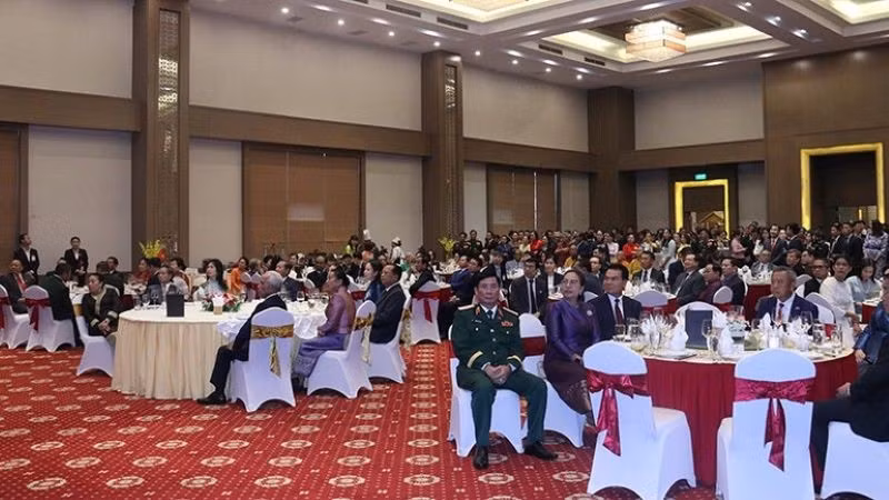 Đại sứ quán Việt Nam tại Lào tổ chức Tiệc chiêu đãi chào mừng kỷ niệm 80 năm Quốc khánh nước Cộng hòa xã hội chủ nghĩa Việt Nam. (Ảnh: HẢI TIẾN)