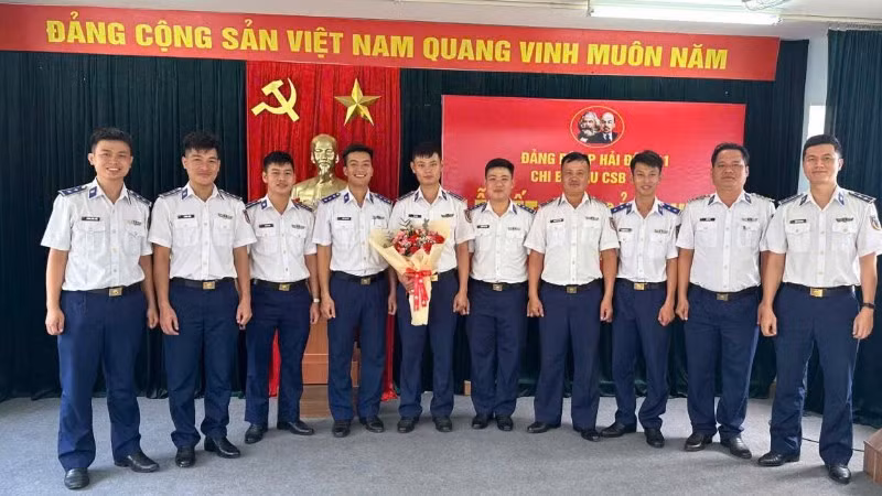 Đảng bộ bộ phận Hải đội 211 luôn xác định công tác phát triển đảng viên là nhiệm vụ trọng tâm, thường xuyên.