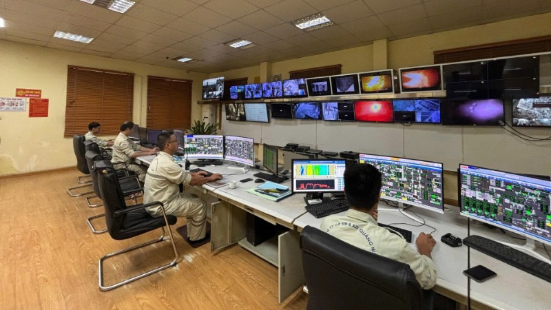 Theo dõi quá trình đồng xử lý ở Nhà máy Xi-măng Lam Thạch.