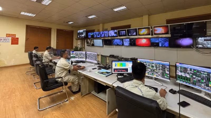 Theo dõi quá trình đồng xử lý ở Nhà máy Xi-măng Lam Thạch.