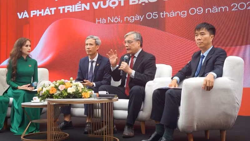 Tọa đàm "Khát vọng hùng cường trong kỷ nguyên số và phát triển vượt bậc về khoa học công nghệ.