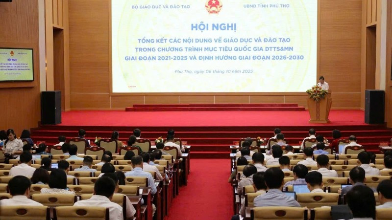 Toàn cảnh hội nghị.