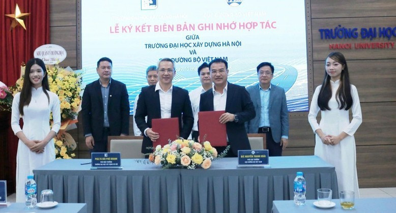 Cục Đường bộ Việt Nam và Trường đại học Xây dựng Hà Nội ký thỏa thuận hợp tác đào tạo và nghiên cứu khoa học, hướng tới chuẩn hóa tiêu chuẩn kỹ thuật, sổ tay quản lý, vận hành và bảo trì đường cao tốc.