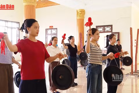 [Video] Tích cực luyện tập chuẩn bị khai mạc Lễ hội Đền Hùng 2026