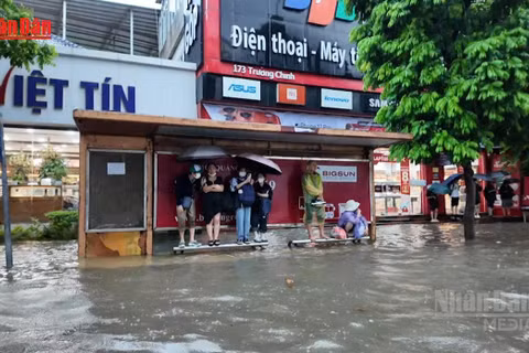 [Video] Hà Nội dự báo có 220 điểm úng ngập nếu mưa to nhiều giờ