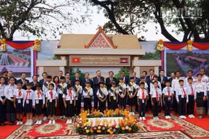 Tổng Bí thư Tô Lâm cùng Đoàn đại biểu cấp cao Việt Nam và Chủ tịch Đảng Nhân Dân Campuchia, Chủ tịch Thượng viện Campuchia Hun Sen dự Lễ khởi công xây dựng Trường Hữu nghị Campuchia-Việt Nam tại Phnom Penh tháng 2/2026. (Ảnh: ĐINH TRƯỜNG)