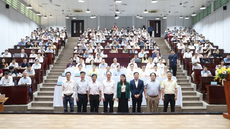 Đại học Quốc gia TP.HCM và VinUni bàn giải pháp đổi mới dạy học Toán trong kỷ nguyên công nghệ
