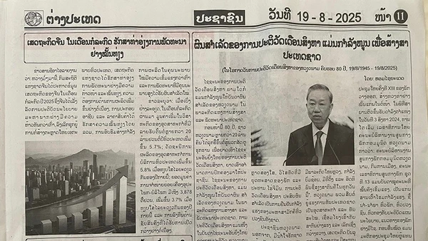 Báo Pasaxon số ra ngày 19/8. Ảnh: Hải Tiến